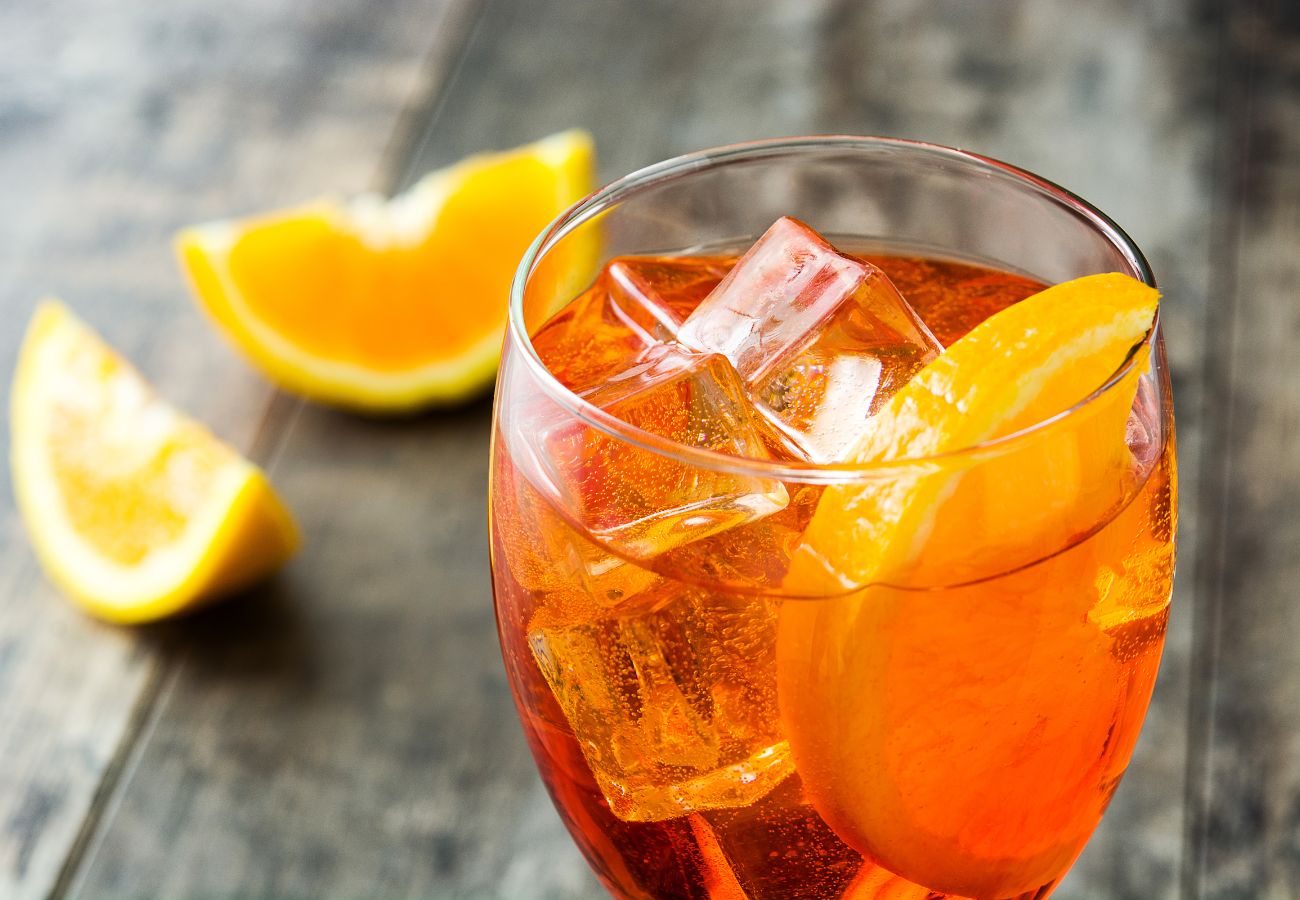 aperol spritz, aprende cómo preparar esta dulce bebida italiana