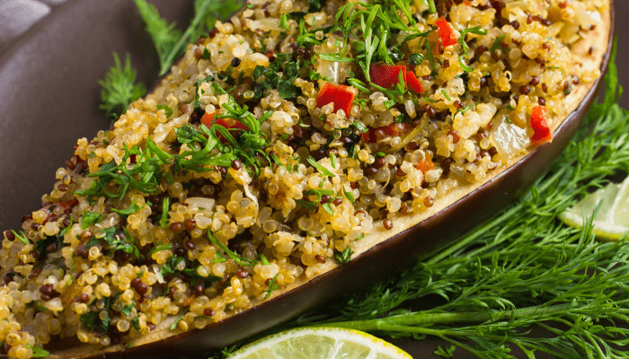 Berenjenas rellenas de quinoa y verduras