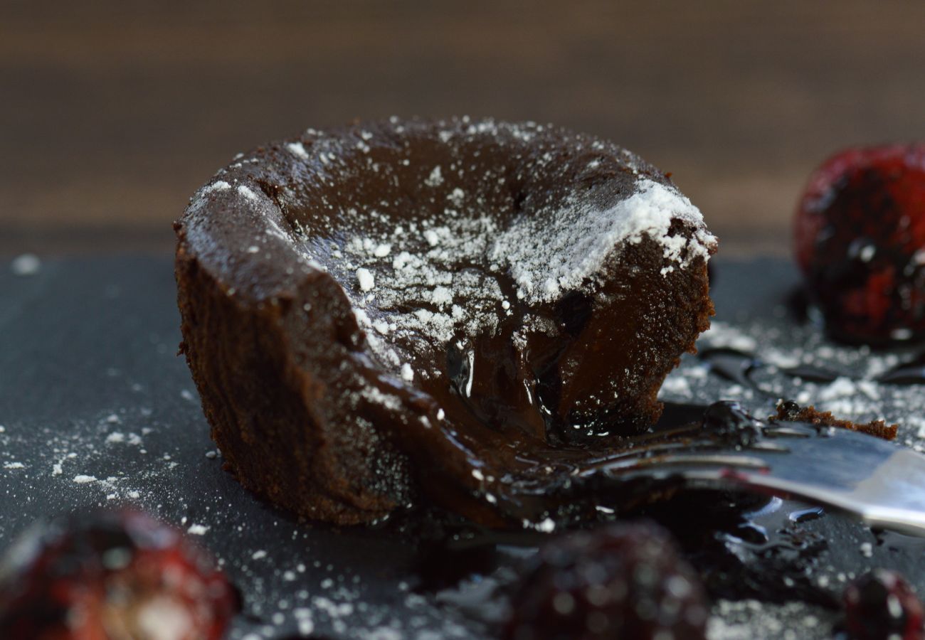 Coulant de chocolate o volcán de chocolate, la receta original del postre francés