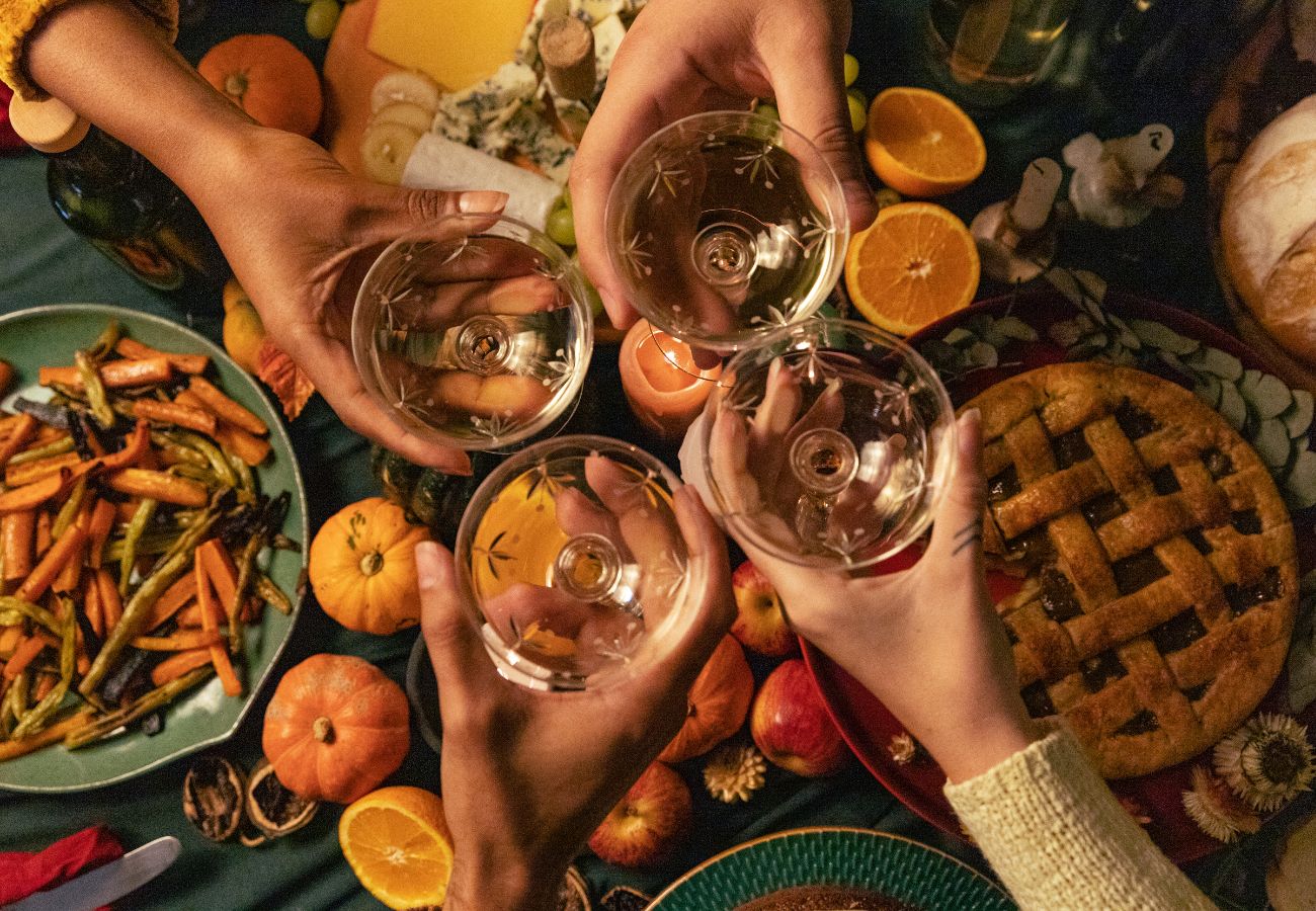 cena de otoño con amigos