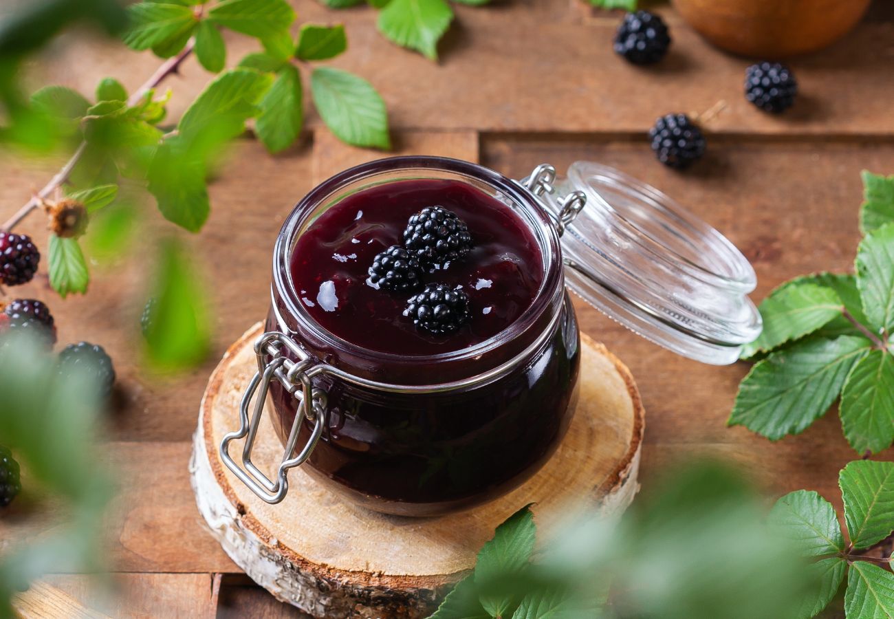 Cómo hacer mermelada casera de moras silvestres