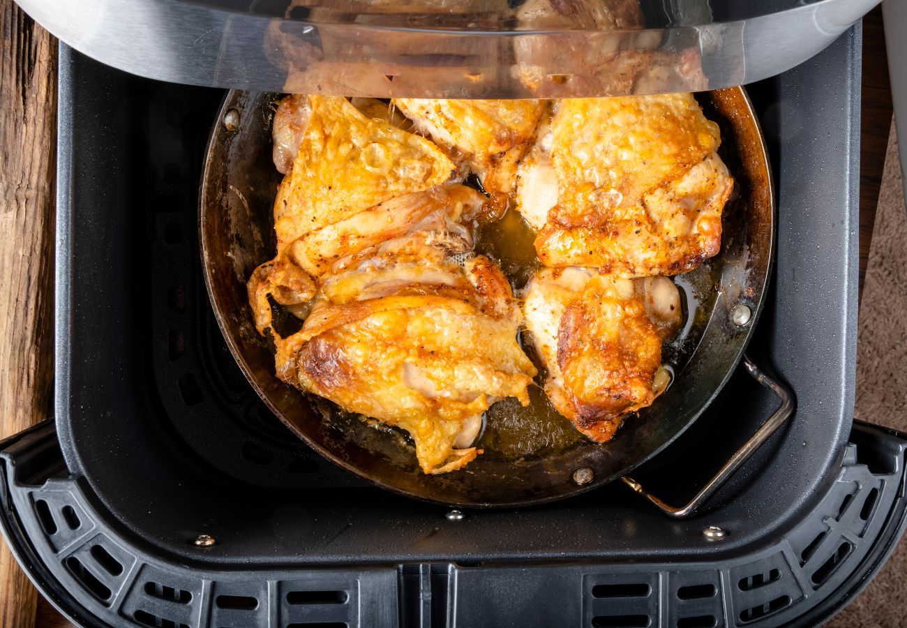 Pechuga de pollo en freidora de aire, la receta saludable y jugosa sin (apenas) aceite