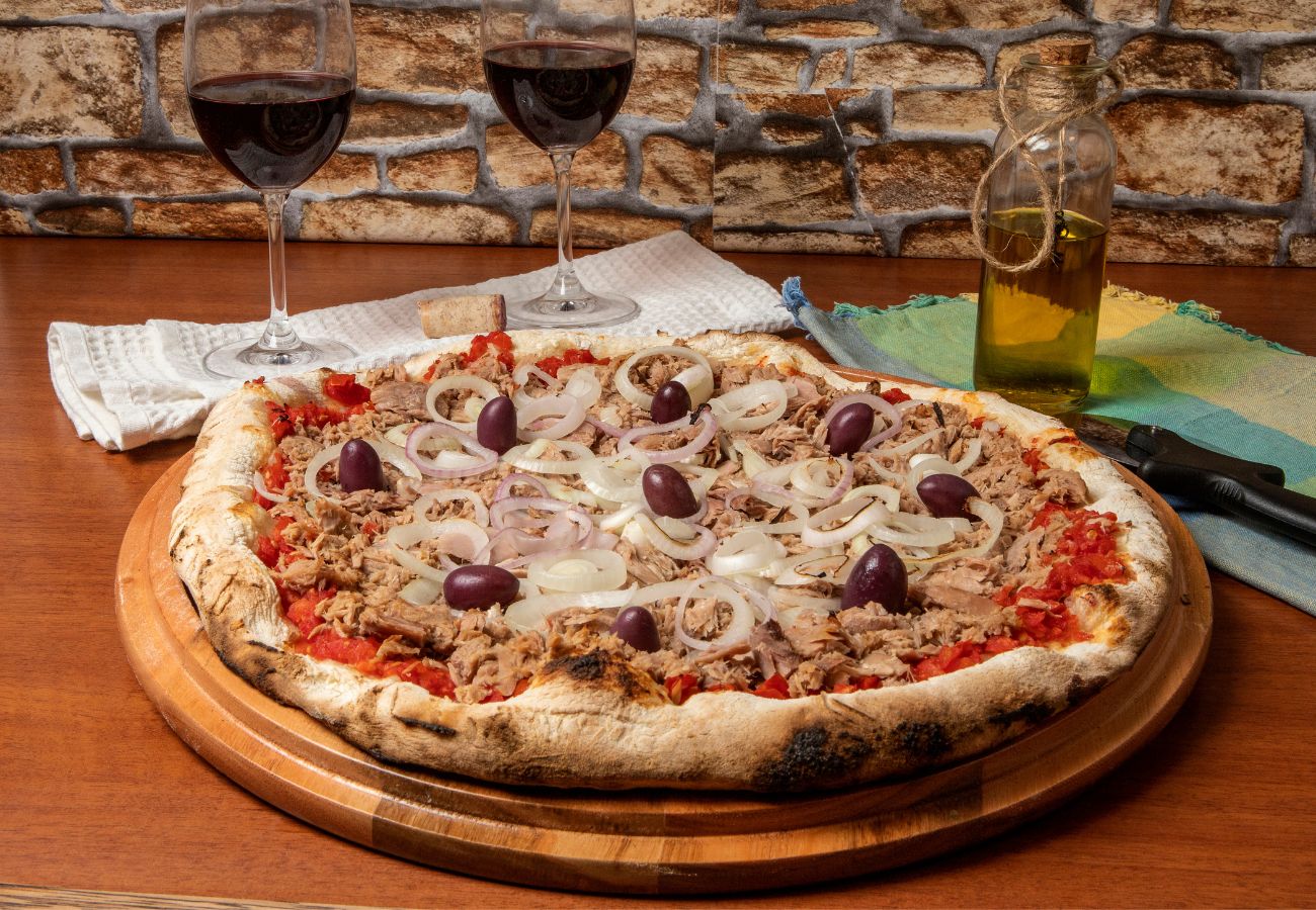 Pizza de atún y cebolla, la auténtica pizza italiana