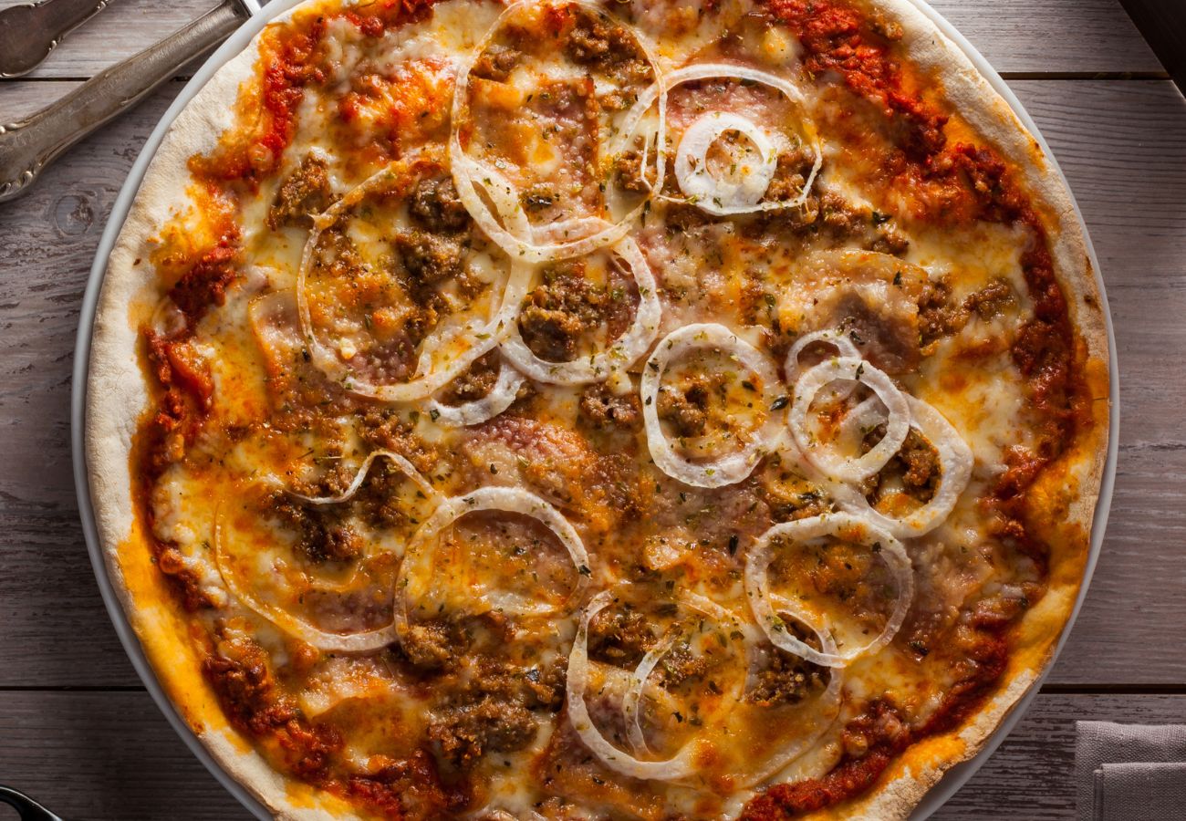 pizza barbacoa con carne picada