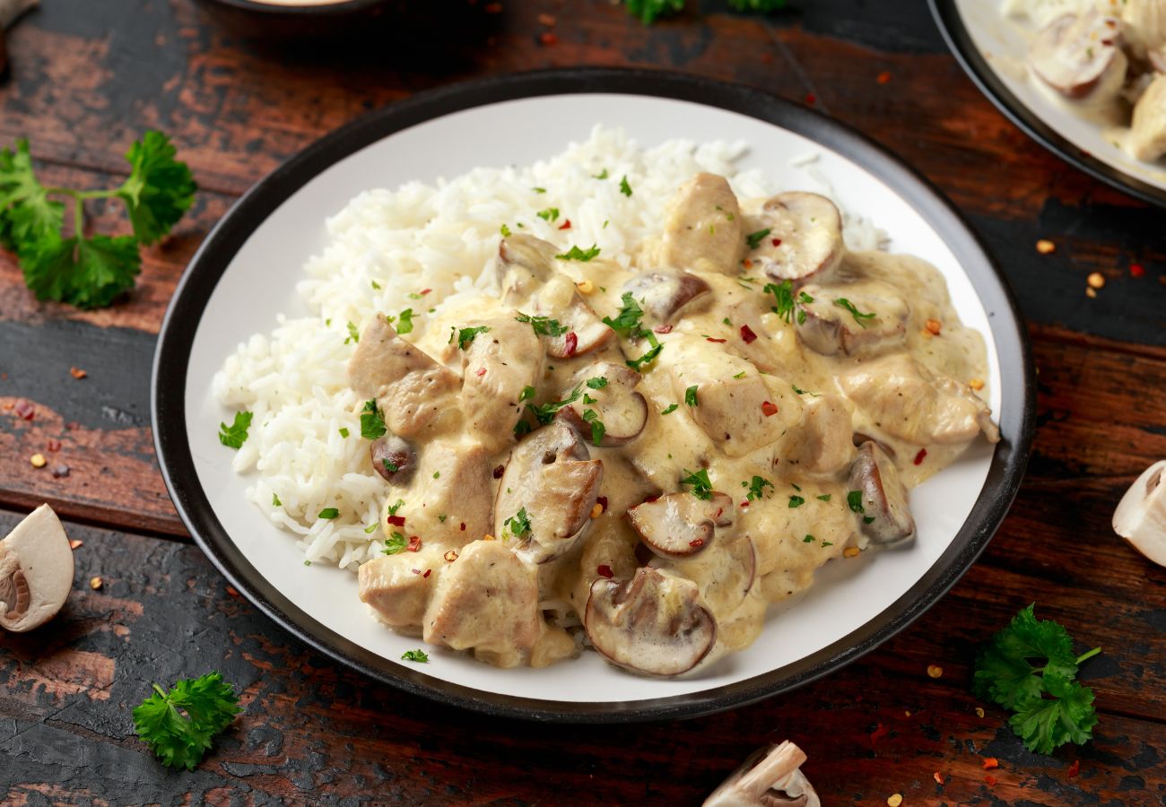 arroz con pechuga de pollo y setas, la receta perfecta para un sábado de otoño